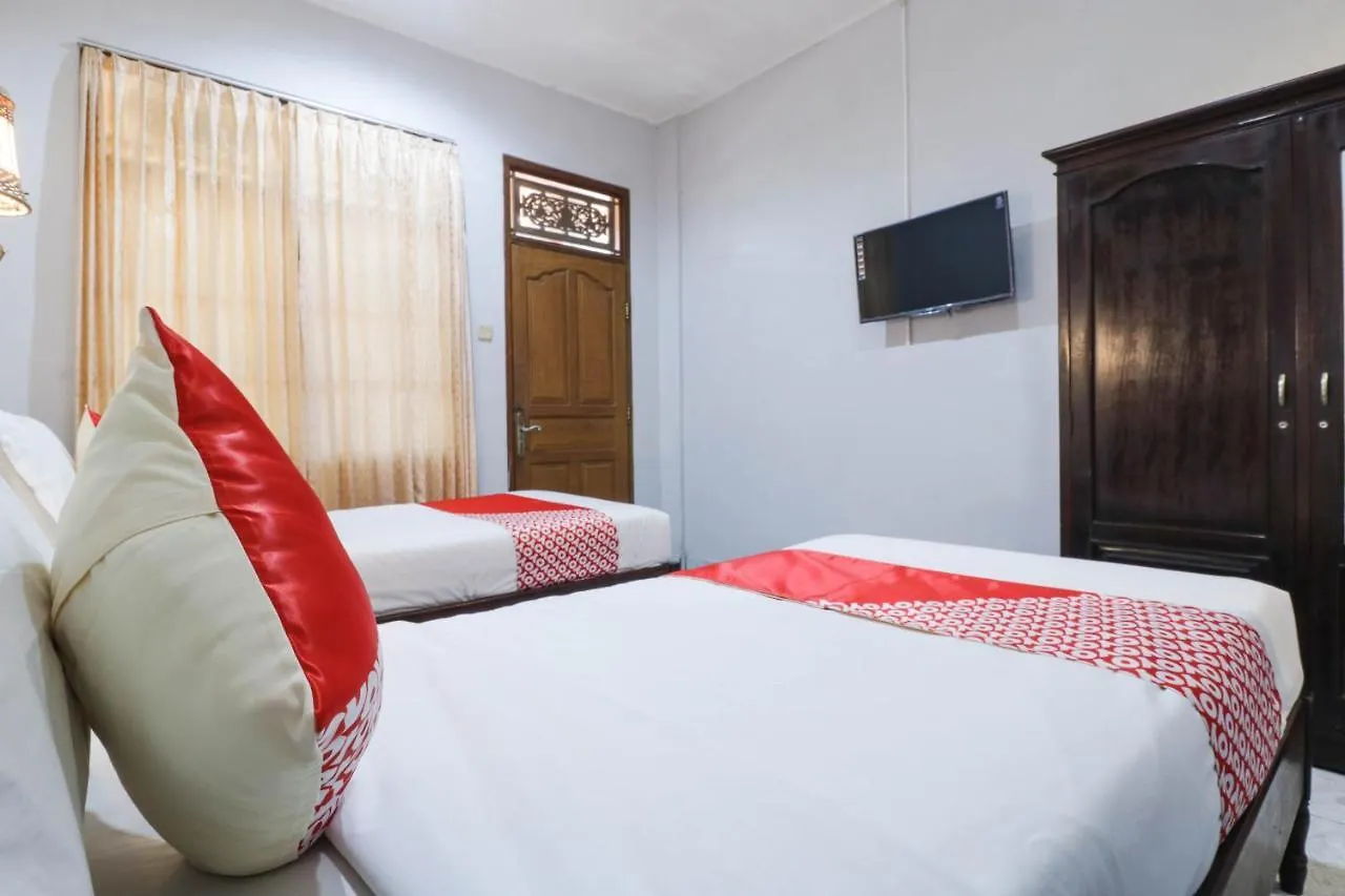 Oyo 2411 Taman Mekar Beach Inn 2 Kuta Lombok Indonésie